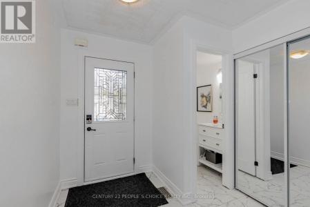 15 CANDLEBROOK DRIVE, Whitby (pringle Creek), Ontario L1R 2V4, Canada