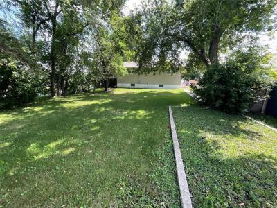 253 DUFFERIN STREET, Carberry, Manitoba R0K 0H0, Canada