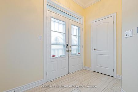 2 ROY HARPER AVENUE, Aurora, Ontario L4G 0V4, Canada