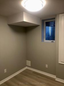 23 TEARDROP CRESCENT, Whitby, Ontario L1M 2N9, Canadá