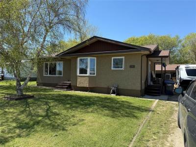 240 MCKENZIE STREET SOUTH, Shoal Lake, Manitoba R0J 1Z0, Canada
