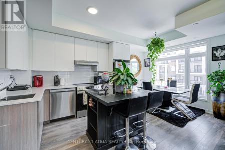 135 CANON JACKSON DRIVE, Toronto (beechborough-greenbrook), Ontario M6M 0C3, Canada