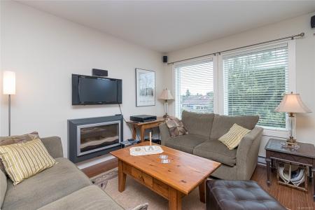 1615 BAY ST, Victoria, Colúmbia Britânica V8R 2B7, CANADÁ
