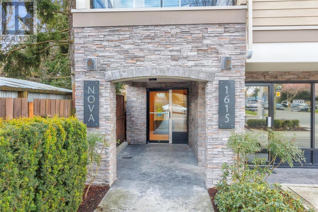 1615 BAY STREET, Victoria, Colúmbia Britânica V8R 2B7, CANADÁ