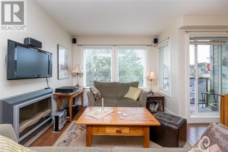 1615 BAY STREET, Victoria, Colúmbia Britânica V8R 2B7, CANADÁ