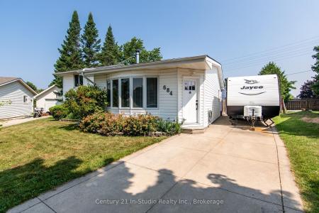 684 JOHNSTON CRESCENT, Kincardine, Ontario N2Z 1S4, Canadá