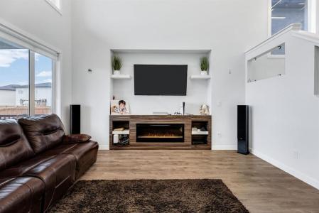 31 HIGHPARK DRIVE, Winnipeg, מניטובה R3Y 2A7, קנדה 