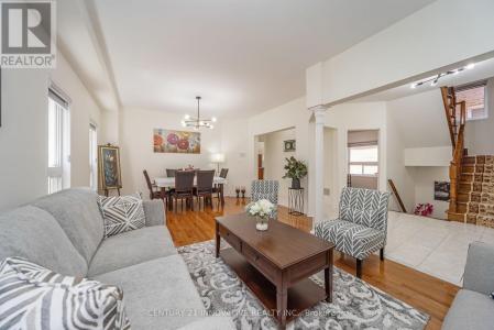 4876 POTOMAC COURT, Mississauga (hurontario), 安大略省 L5R 0B1, 加拿大