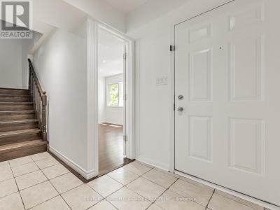 46 GARNETT JANES ROAD, Toronto (new Toronto), Ontario M8V 4G6, Canada