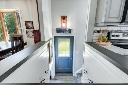 281 CRAWFORD ROAD, Bancroft, أونتاريو K0L 2L0, كندا