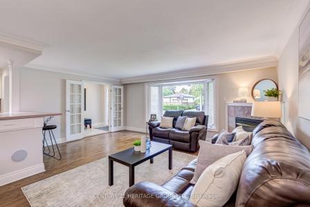 17 COWLING CRESCENT, Ajax, 安大略省 L1S 2Z6, 加拿大