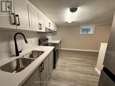 92 THICKSON ROAD NORTH, Whitby (blue Grass Meadows), Онтарио L1N 3R1, Канада