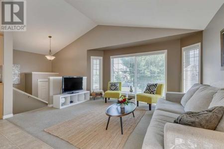303 CIMARRON BOULEVARD, Okotoks, Alberta T1S 2H2, Canadá