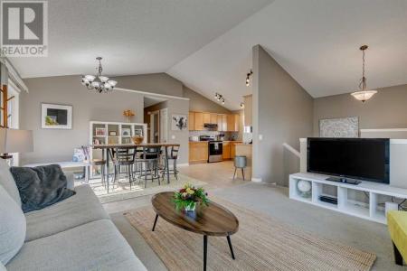 303 CIMARRON BOULEVARD, Okotoks, Alberta T1S 2H2, Canadá