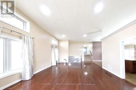 1020 HANSON CRESCENT, London North (north E), Ontario N6G 0B9, CANADÁ