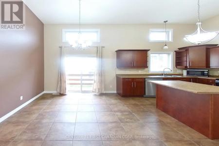 1020 HANSON CRESCENT, London North (north E), Ontario N6G 0B9, CANADÁ
