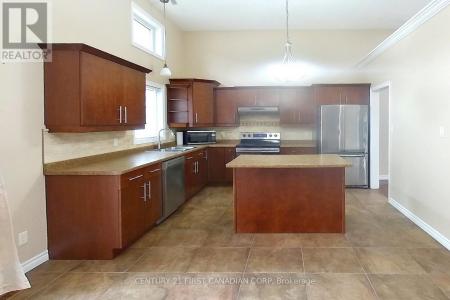 1020 HANSON CRESCENT, London North (north E), Ontario N6G 0B9, CANADÁ