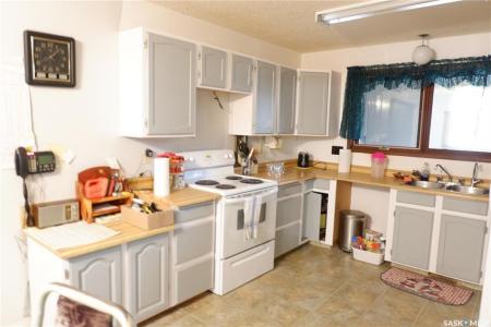 235 KING STREET, Coronach, Saskatchewan S0H 0Z0, Canada