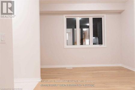 32 CROSSMORE CRESCENT, Cambridge, Ontario N1S 0C7, Kanada