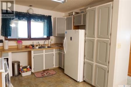 235 KING STREET, Coronach, Saskatchewan S0H 0Z0, Canada