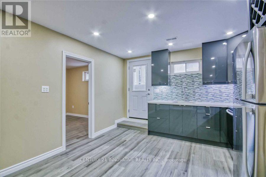 359 RATHBURN ROAD, Toronto (islington-city Centre West), Ontario M9B 2M2, Canada