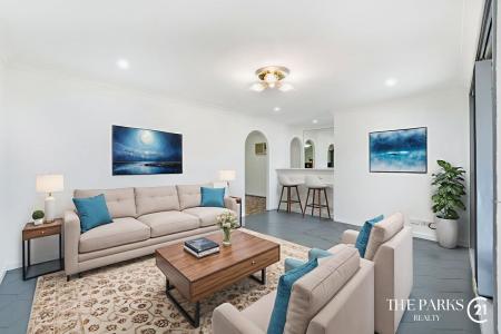 8 and 8a Hope Crescent, Bossley Park, NSW 2176, Australia