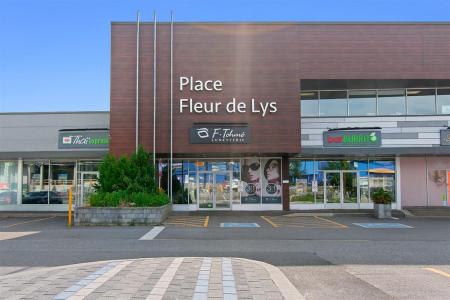 400 Boul. St-Joseph, Gatineau (Hull), ケベック J8Y 3Y7, カナダ