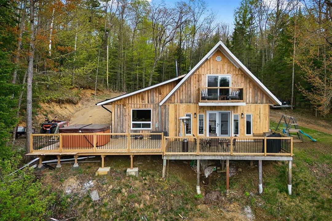 9437 Ch. du Lac-des-Loups, Pontiac, Quebec J0X 2V0, Kanada