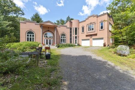 35  Ch. des Châtelets, Val-des-Monts, Quebec J8N 7R1, Canada