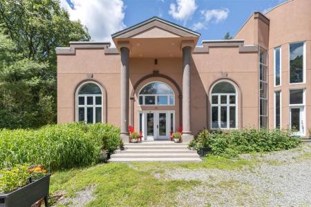 35 Ch. des Châtelets, Val-des-Monts, كيبيك J8N 7R1, كندا