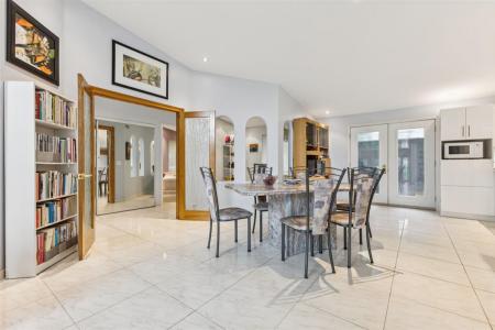 35 Ch. des Châtelets, Val-des-Monts, كيبيك J8N 7R1, كندا