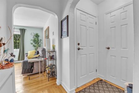 287 Rue Champlain, Gatineau (Hull), Quebec J8X 3S3, Canada