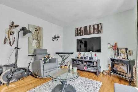 287 Rue Champlain, Gatineau (Hull), Quebec J8X 3S3, Canada