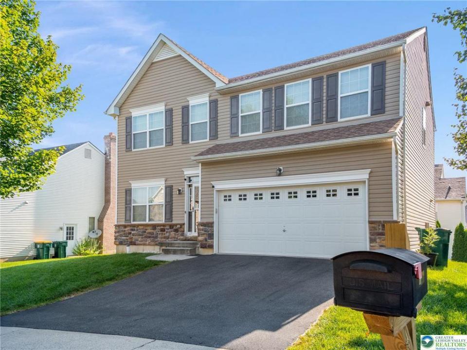 17 Stonecreek Ct, Easton, Pennsylvania 18045, Estados Unidos