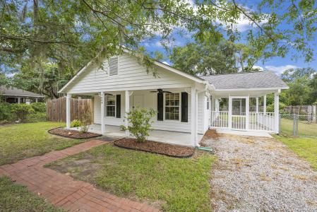 1609 Madrid Avenue, Port Royal, SC 29935, USA