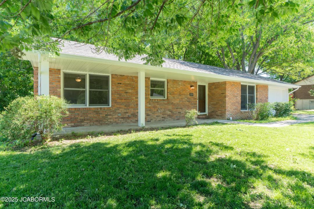 232 PHEASANT LANE, Holts Summit, Missouri 65043, USA