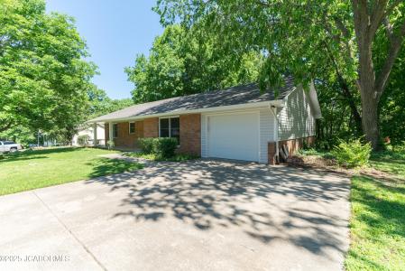 232 PHEASANT LANE, Holts Summit, Missouri 65043, USA