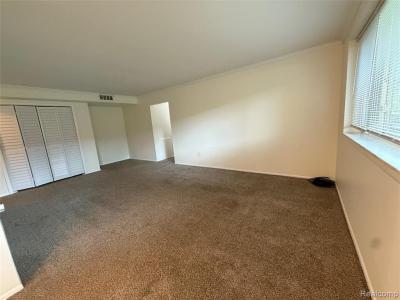 325 Riviera Drive, St Clair Shores, 密西根州 48080, 美國