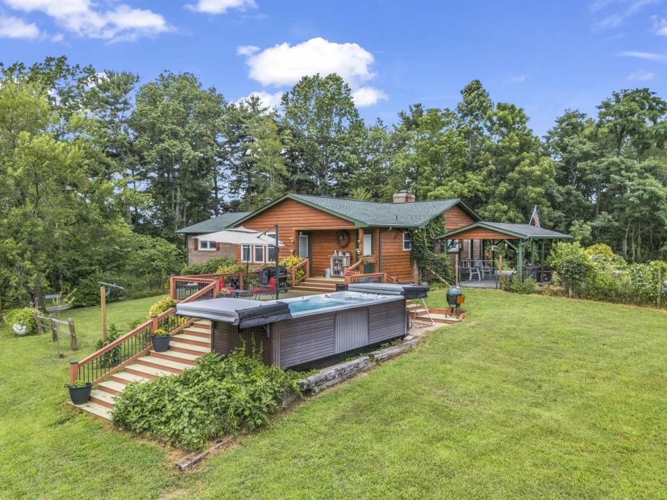 61 Overbrook Drive, Saluda, Karolina Północna 28773, USA