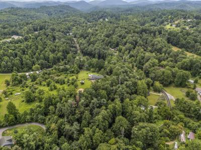 61 Overbrook Drive, Saluda, Karolina Północna 28773, USA