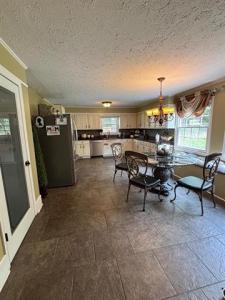1217 Memorial Drive , Pulaski, Virginia 24301, HOA KỲ
