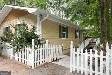 359 Rue Chalet, Lavonia, Georgia 30553, USA