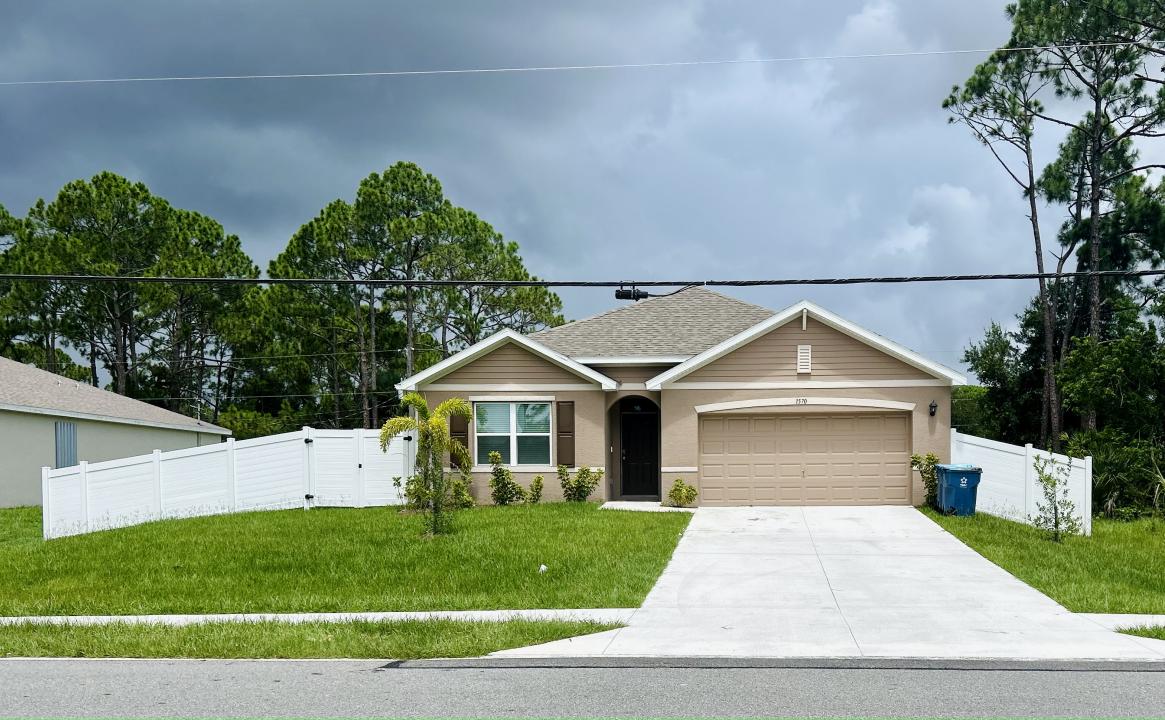 1570 San Filippo Drive SE, Palm Bay, Florida 32909, Amerika Birleşik Devletleri