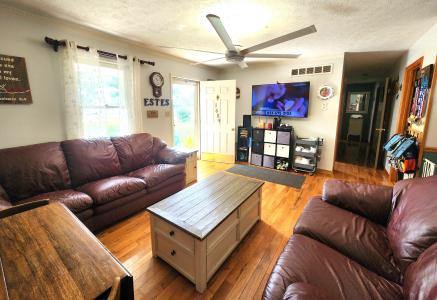 1689 Old Frankfort Rd, Lawrenceburg, Kentucky 40342, USA