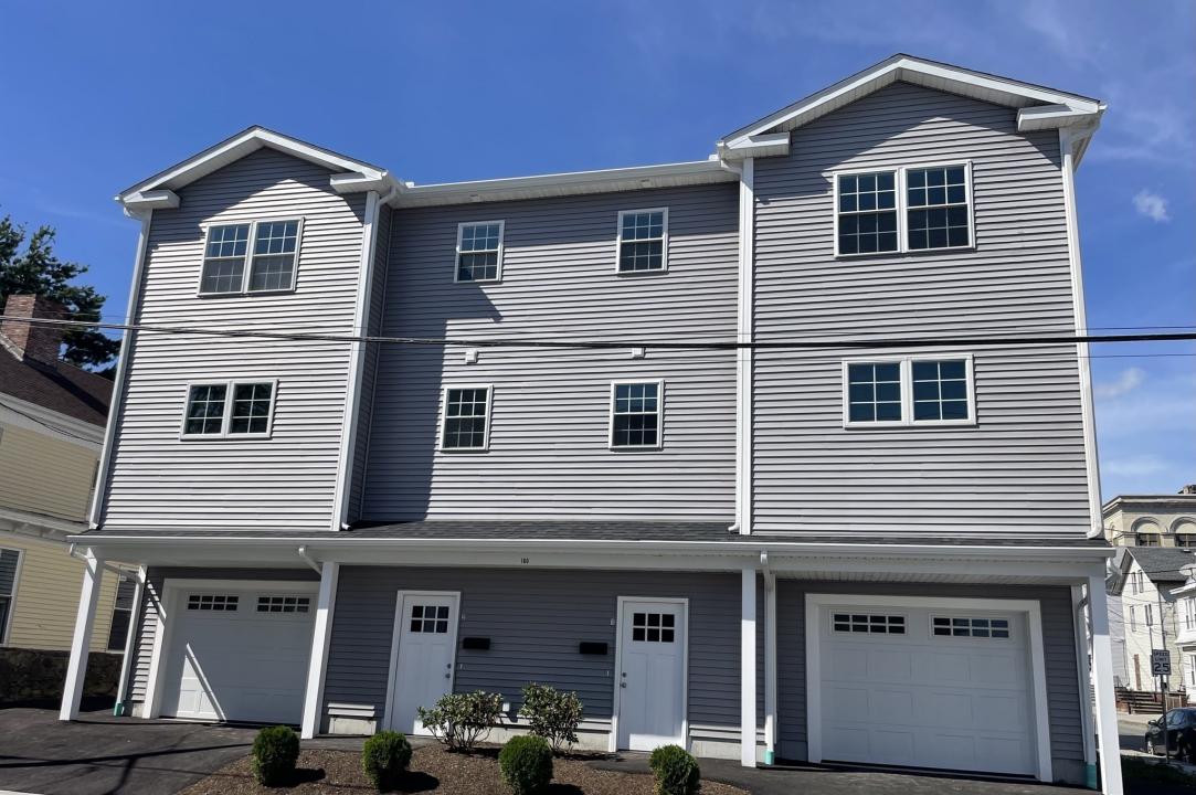160 Franklin Street Unit 2, Fall River, Massachusetts 02720, USA