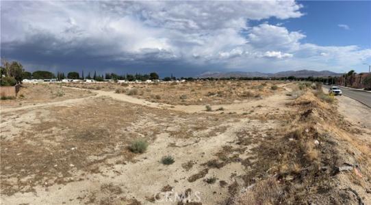 42 Stevoc Ave R, Palmdale, California 93553, Estados Unidos