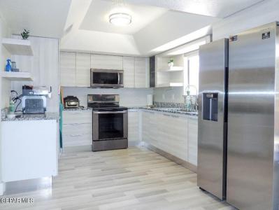 11972 Francis Scobee Drive, El Paso, Texas 79936, HOA KỲ