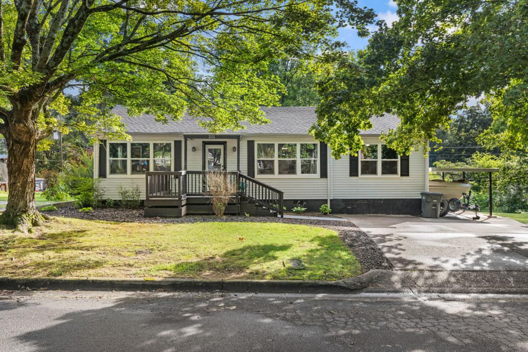 221 O'Neal St. N, Florence, Alabama 35630, USA