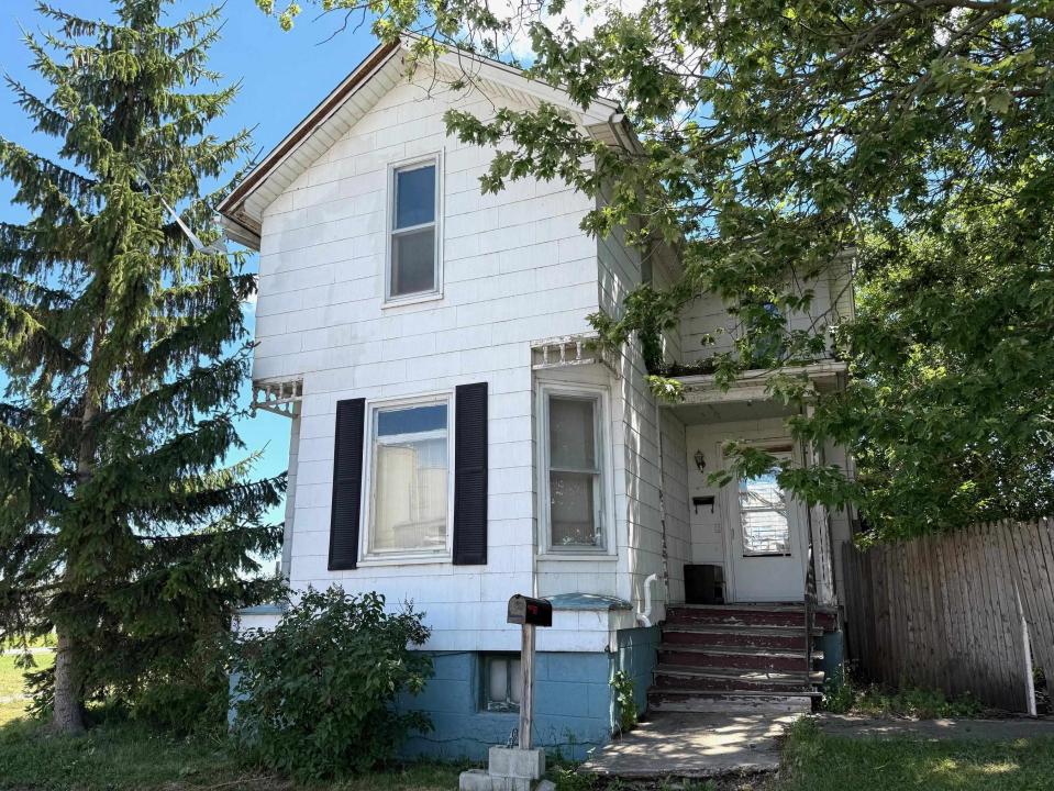 1305 Langstaff, Essexville, Michigan 48732, USA