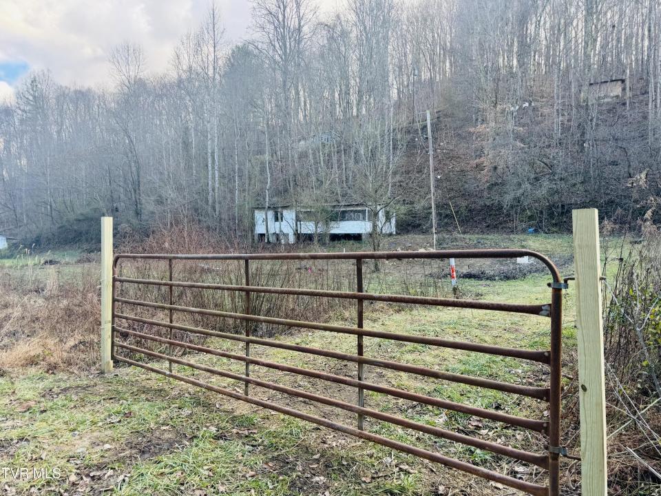 901 Old Blairs Gap Road, Kingsport, Tennessee 37660